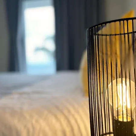 Dona I At Botanical Garden 푼샬