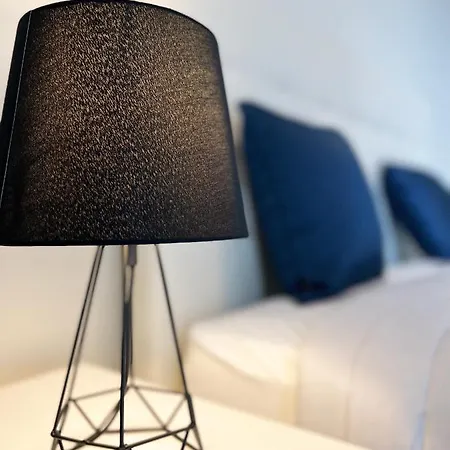 Dona I At Botanical Garden