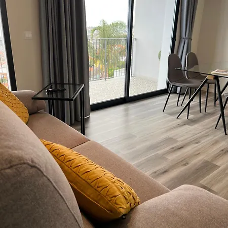 Dona I At Botanical Garden 푼샬