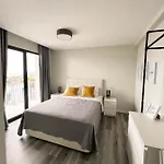 Dona I At Botanical Garden Apartment