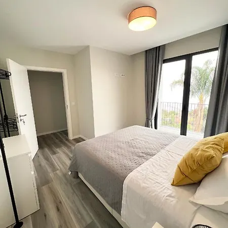 Dona I At Botanical Garden * Funchal (Madeira)