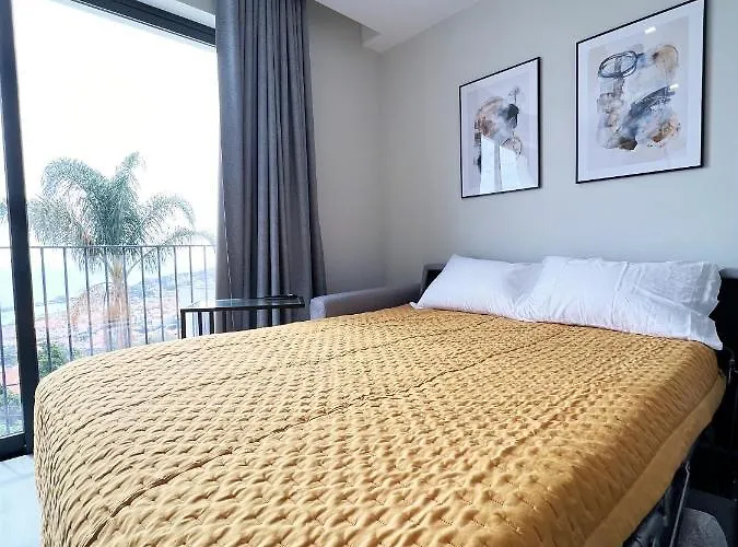 Dona I At Botanical Garden