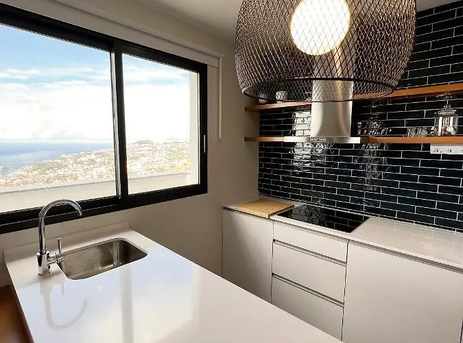 Dona I At Botanical Garden