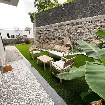 Dona I At Botanical Garden Apartment